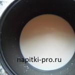 Pečené mlieko v pomalom hrnci Recept na prípravu pečeného mlieka v pomalom hrnci