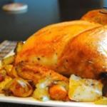 Fırında ev yapımı tavuk: sulu kümes hayvanlarını pişirme teknikleri
