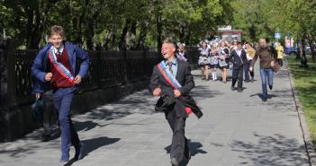¿Con qué sueñan los graduados de las escuelas modernas de Yakutsk? ¿Qué le gustaría cambiar en la educación escolar?